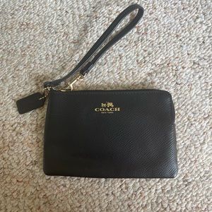 Coach wristlet black